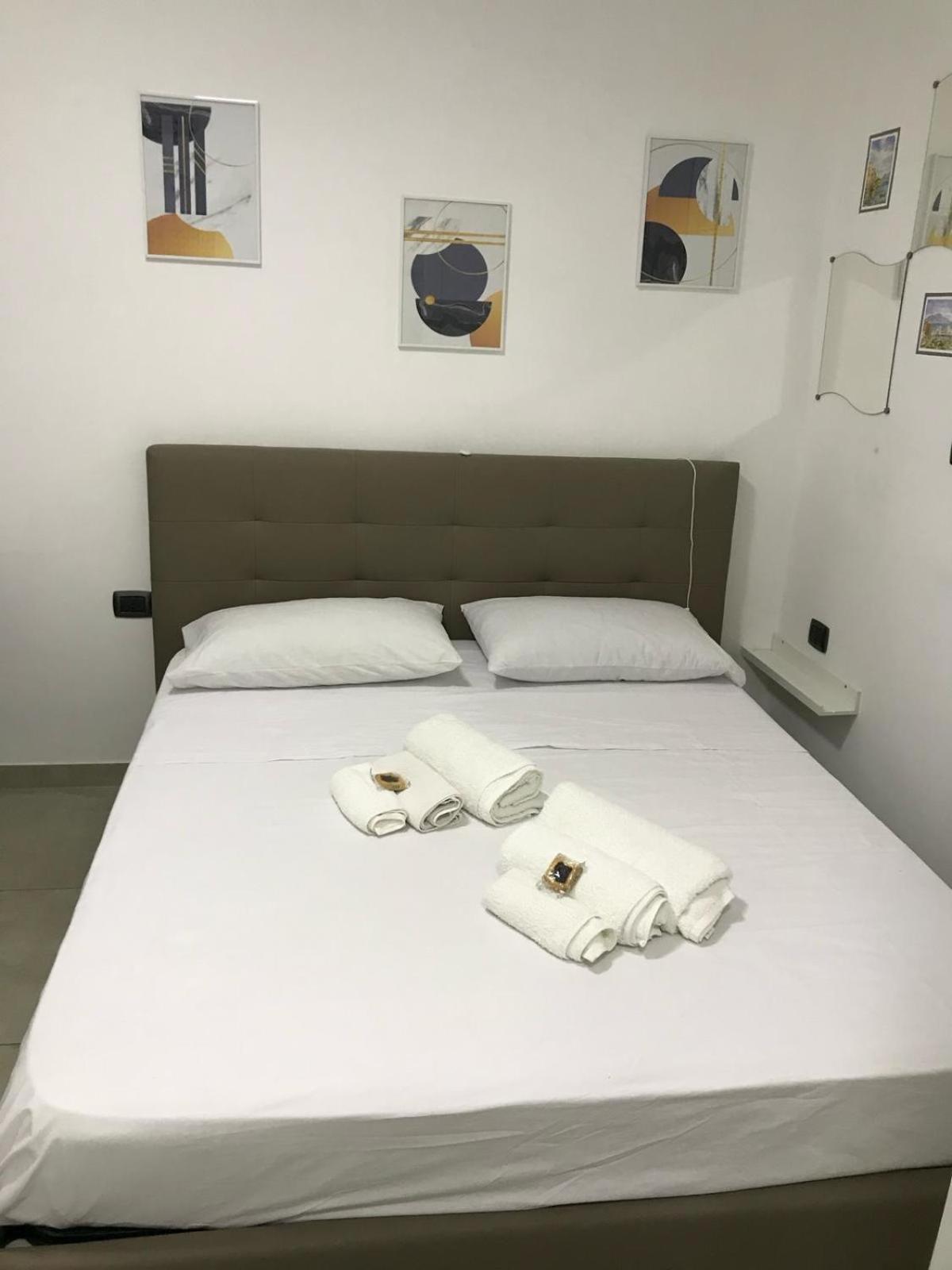 那不勒斯 Nadyle House酒店 外观 照片